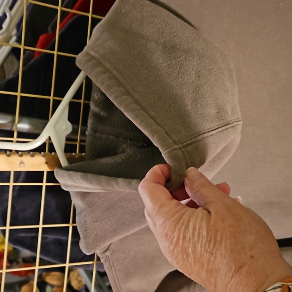 From mom's closet. 🎊❤️Host Pick❤️🎊  APreloved ArtisansSweatshirthooded jacket - Picture 12 of 13